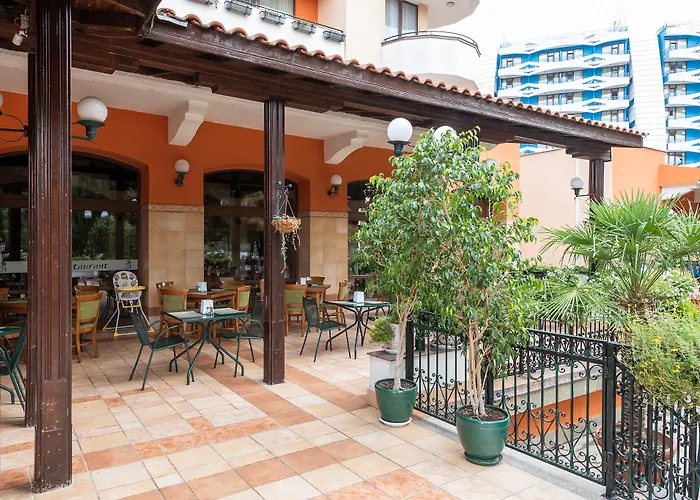 ホテル Hrizantema 4*